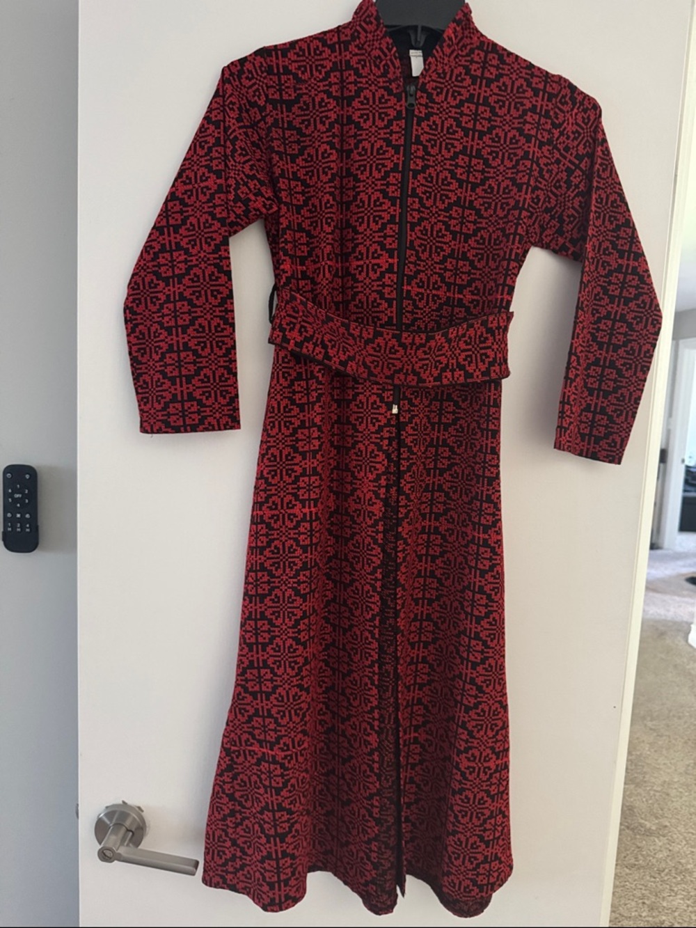 Red and Black Patterned Long Sleeve Zip-Front thob